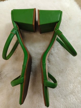 Sandalia verde tacón bloque talla 38