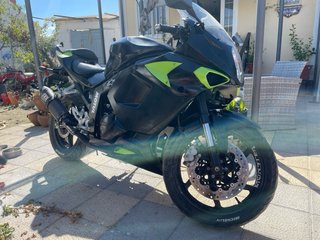 Hyosung GT250R Negra