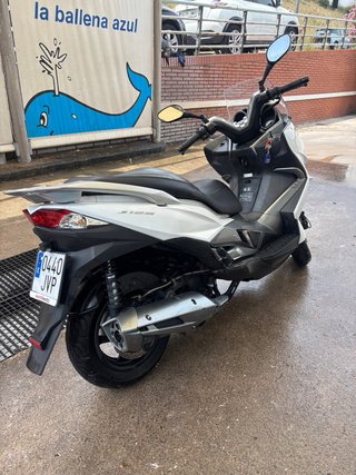 Kawasaki J125 Blanca. MUY BUEN ESTADO. Negociable!
