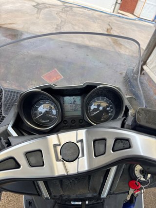 Kawasaki J125 Blanca. MUY BUEN ESTADO. Negociable!