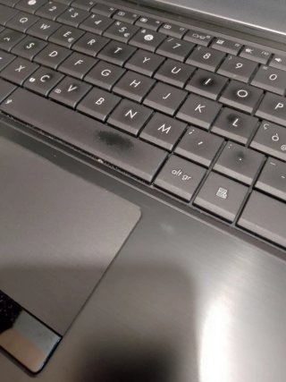 Notebook Asus i5 da controllare