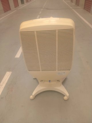 Ventilador y refrigerador por agua