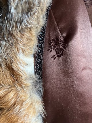 Chaquetón largo de piel marrón y gris