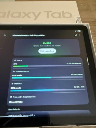 Samsung Galaxy Tab A9+ con fundas y lápiz