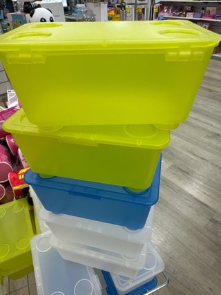 Cajas de plástico con tapa (3 colores