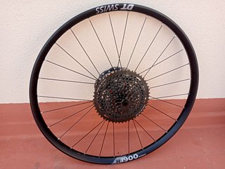 llanta DT Swiss H 1900 27.5 x30 XD, trasera nueva