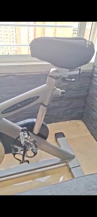 Bicicleta Estática Profesional ES700 indoor cycle