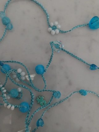 Collana choker uncinetto azzurra con pesci