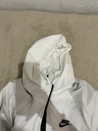 Chaqueta Nike Negra y Blanca