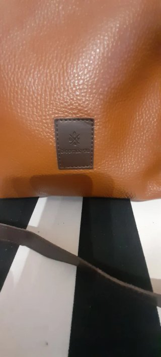 Bolso de piel marrón