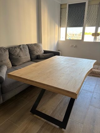 Mesa elevable madera y metal