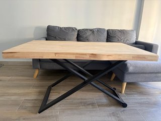Mesa elevable madera y metal