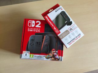 Nintendo Switch 2 con Mario Kart y protector