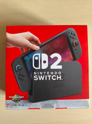 Nintendo Switch 2 con Mario Kart y protector