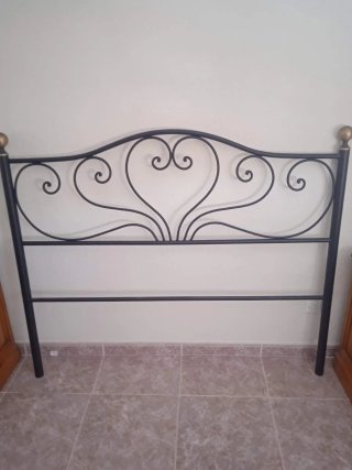 Conjunto cómoda madera maciza, cabecero y mesillas