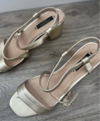 Sandalias Zendra Doradas Talla 38