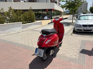 Vespa Sprint 125 ie 3V Roja - 4200km