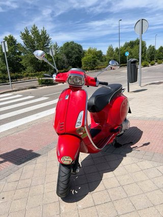 Vespa Sprint 125 ie 3V Roja - 4200km
