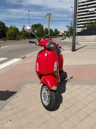 Vespa Sprint 125 ie 3V Roja - 4200km