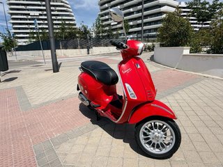 Vespa Sprint 125 ie 3V Roja - 4200km