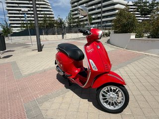 Vespa Sprint 125 ie 3V Roja - 4200km