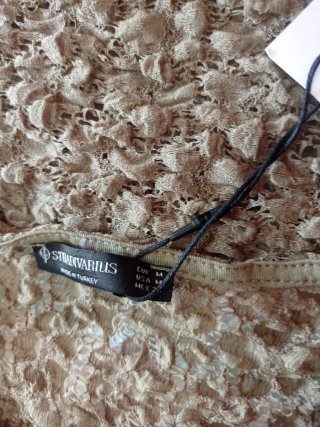 Camiseta Stradivarius verde oliva
