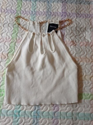 Camiseta Stradivarius verde oliva