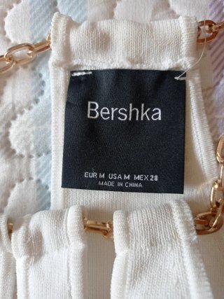 Camiseta Stradivarius verde oliva