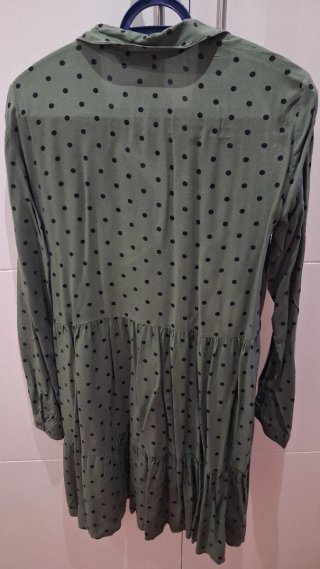 Vestido verde lunares Stradivarius