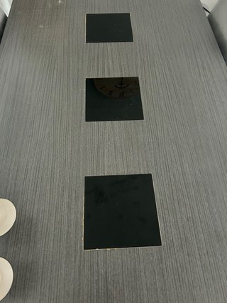 Mesa de comedor gris y azul