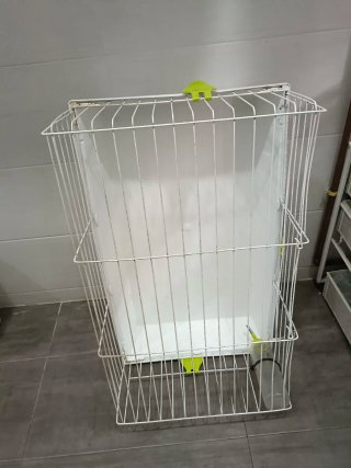 Jaula para conejo blanca y verde