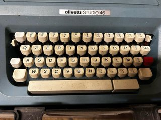 Olivetti Studio 46 Macchina da Scrivere