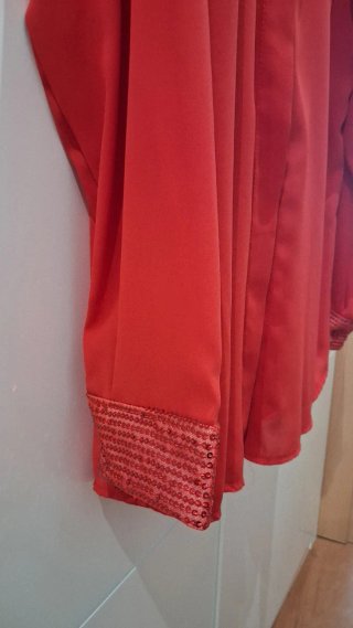 Blusa gasa roja con lentejuelas
