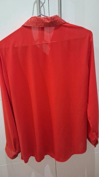 Blusa gasa roja con lentejuelas