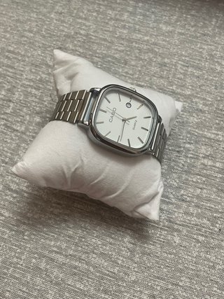 Reloj Casio Vintage Plateado y Blanco
