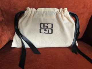 Cartera charol Gloria Ortiz, en bolsa de la firma