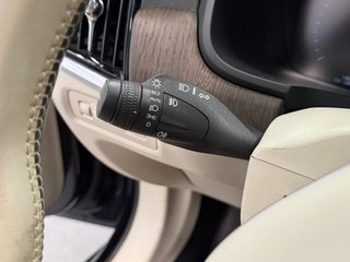 Volvo V90 Cross Country B4