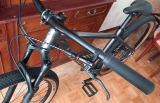 Bicicleta Specialized Rockhopper Expert 2025