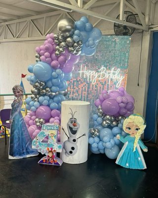 Decoraciones y arreglos para todo tipo de eventos.