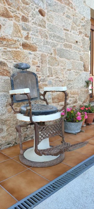 2 Sillones de Barbero Antiguos
