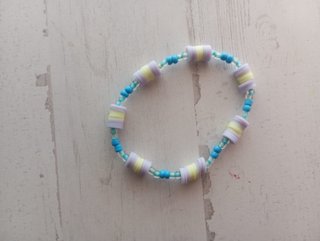 Pulseras artesanales cuentas pastel