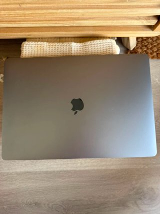 MacBook Pro 16" 2019 i7 16GB RAM 512 GB SSD