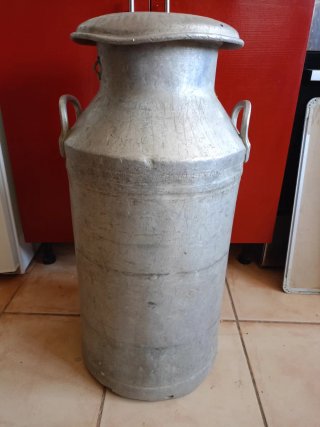 Lechera antigua inglesa