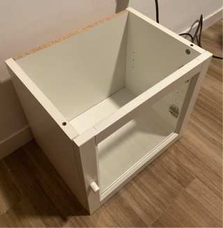 Vitrina IKEA blanca con puerta de cristal