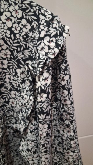 Vestido estampado floral negro y blanco