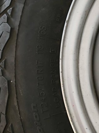 Llanta Toyota 17 BFGoodrich All-Terrain T/A