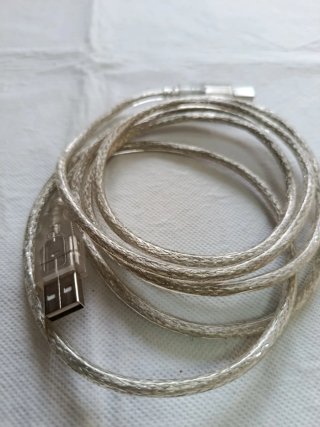 Cable USB Transparente
