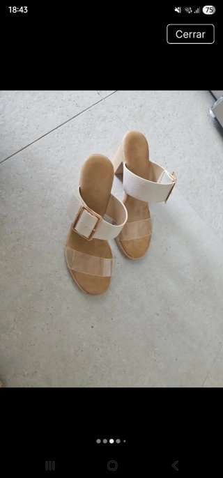 Sandalias Beige y Doradas