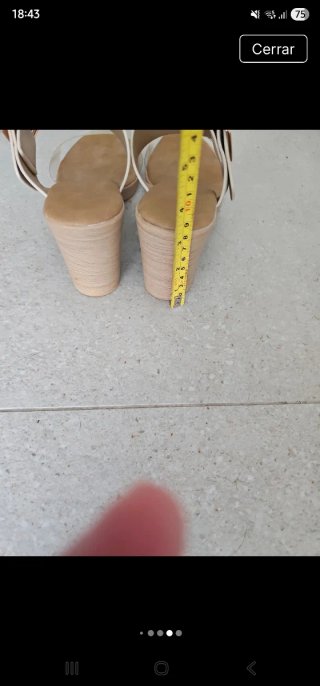Sandalias Beige y Doradas