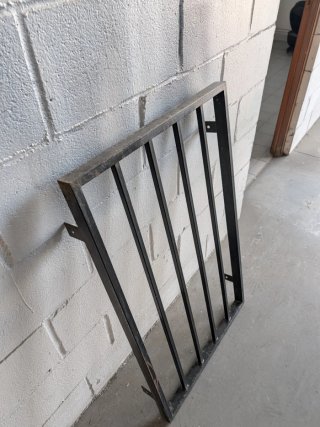 Reja fija de metal